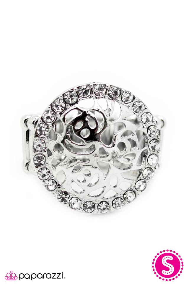 Paparazzi ♥ Out of My League - Silver ♥ Ring
