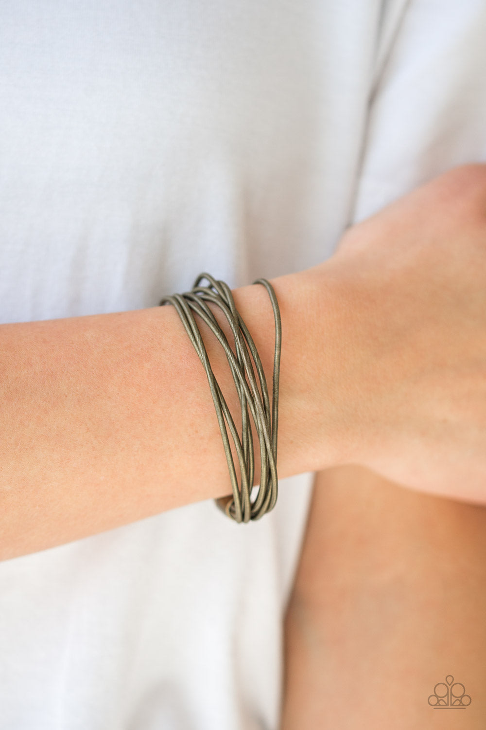 Paparazzi ♥ Mainstream Maverick  - Brass ♥  Bracelet