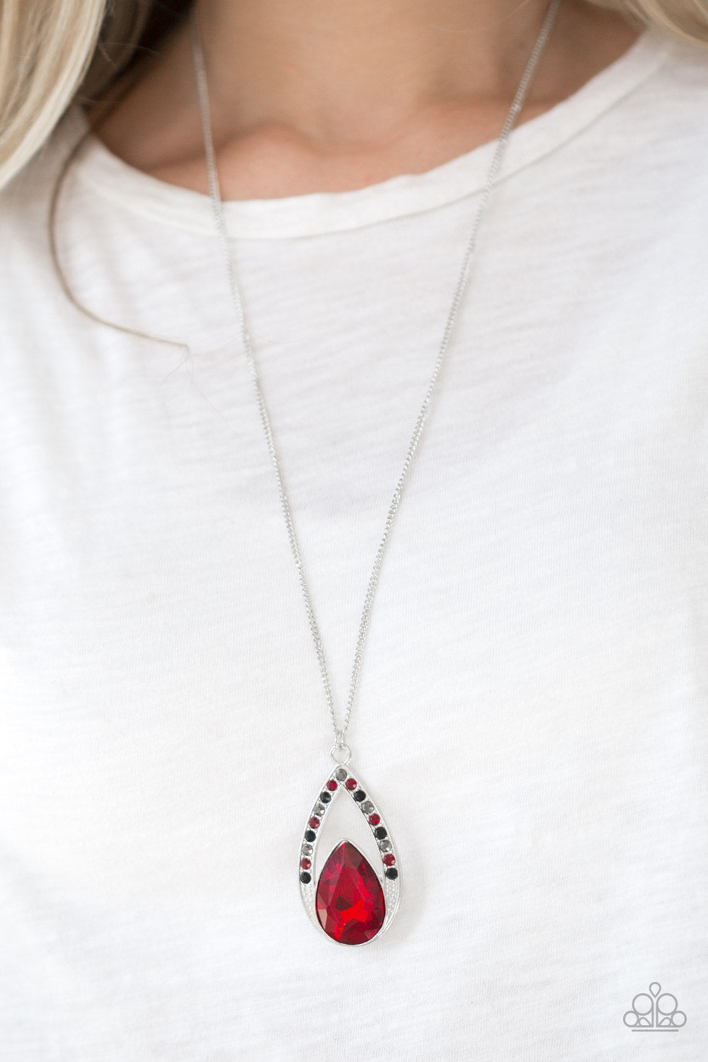 Paparazzi ♥ Notorious Noble - Multi ♥  Necklace
