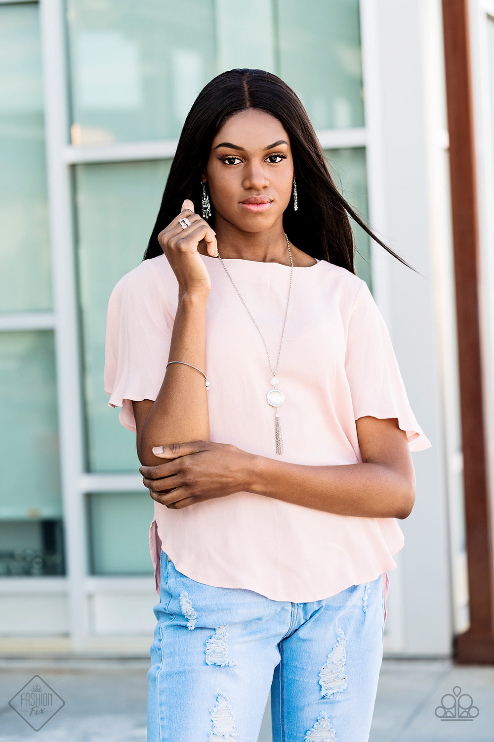 Paparazzi ♥ Mainstage Meet and Greet - White ♥  Earrings