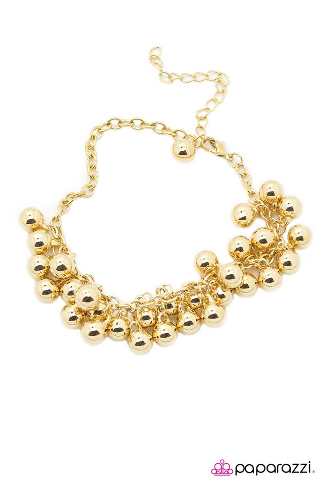 Paparazzi ♥ Dancing On Air - Gold ♥ Bracelet