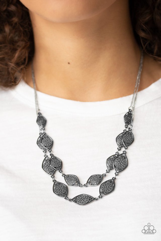 Paparazzi ♥ Make Yourself At HOMESTEAD - Black ♥ Necklace