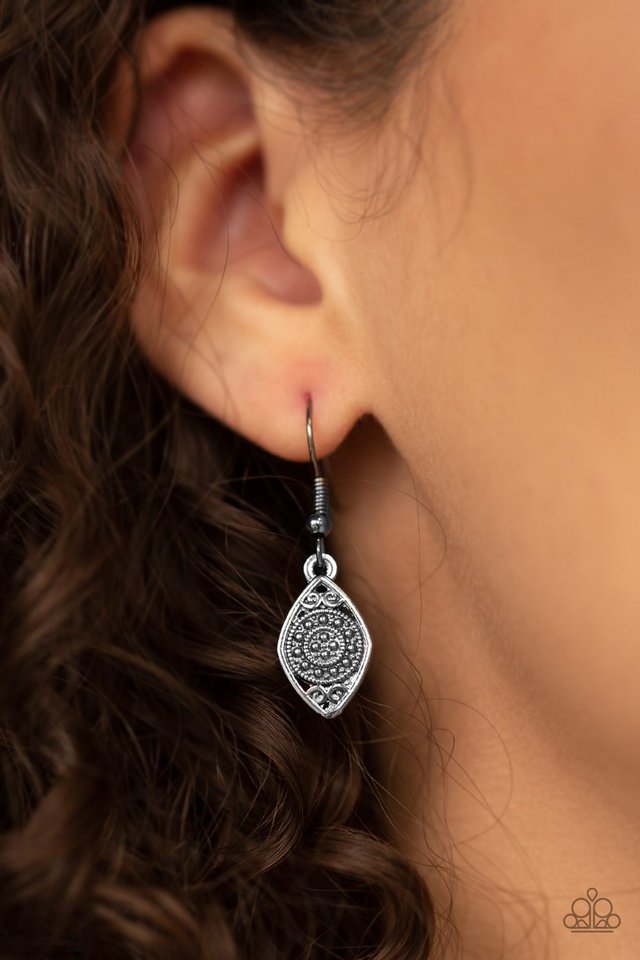 Paparazzi ♥ Make Yourself At HOMESTEAD - Black ♥ Necklace