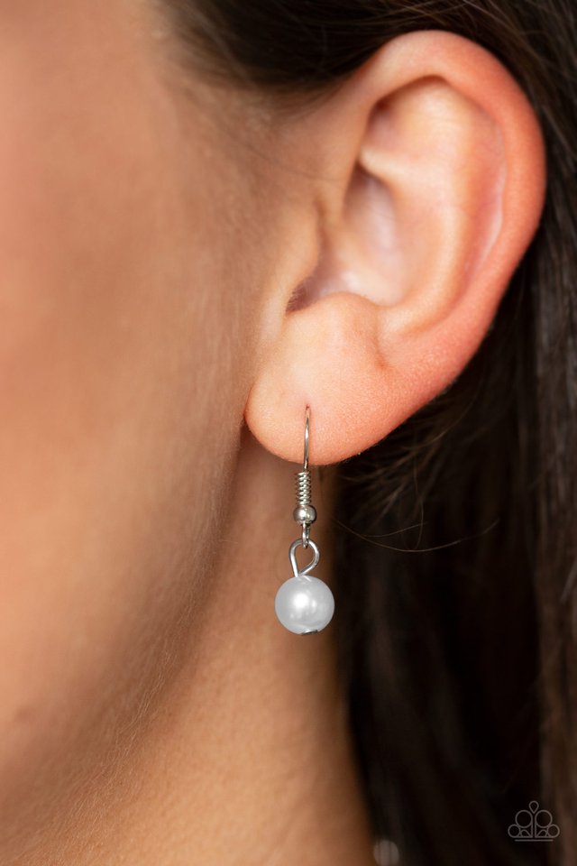 Paparazzi ♥ BALLROOM Service - Silver ♥ Necklace