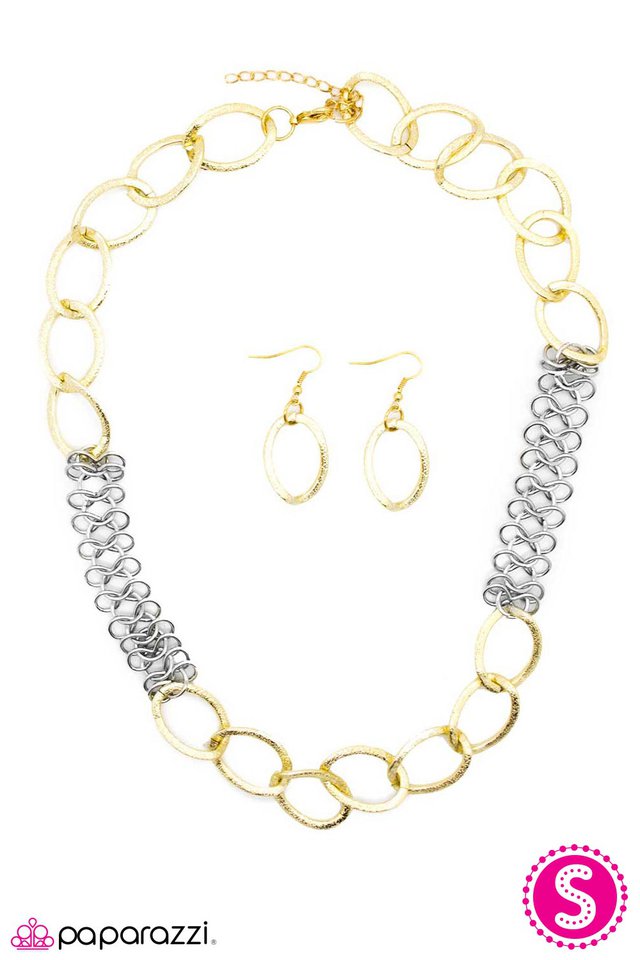 Paparazzi ♥ Caught In Her Web - Gold ♥ Necklace