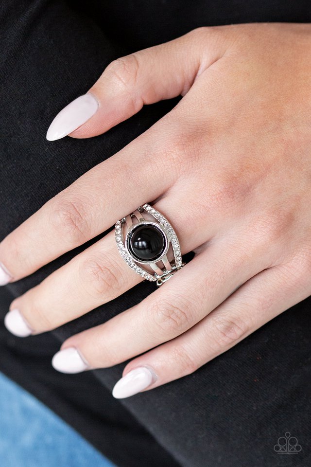 Paparazzi ♥ A Big Break - Black ♥ Ring