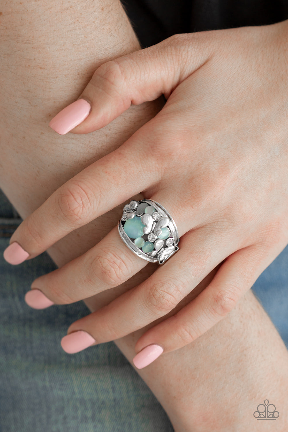 Paparazzi ♥ FLUTTER Me Up - Blue ♥  Ring