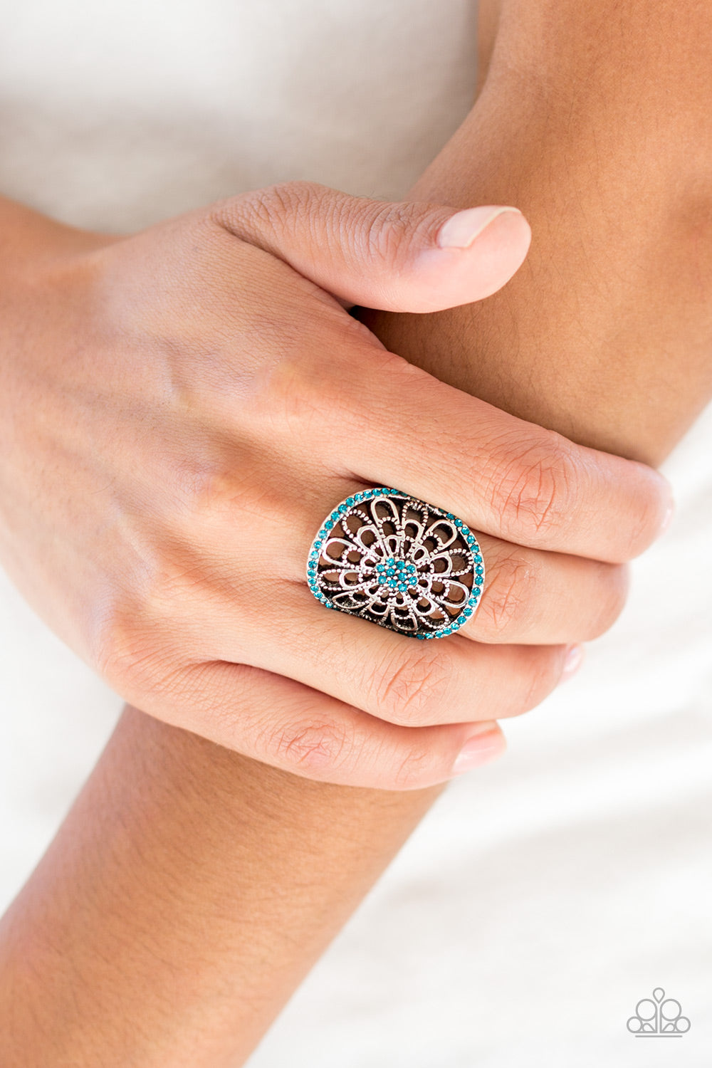 Paparazzi ♥ Springtime Shimmer - Blue ♥  Ring