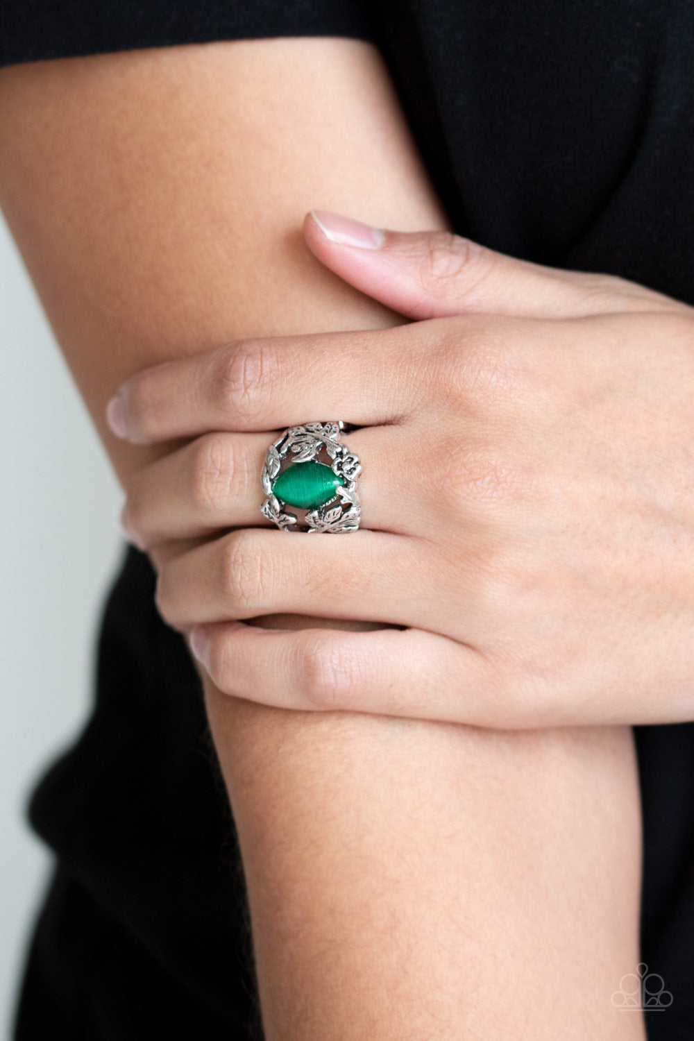 Paparazzi ♥ Tropical Flora - Green ♥  Ring