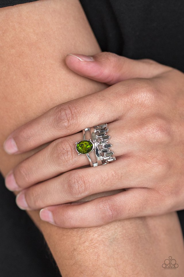 Paparazzi ♥ Crowned Victor - Green ♥ Ring