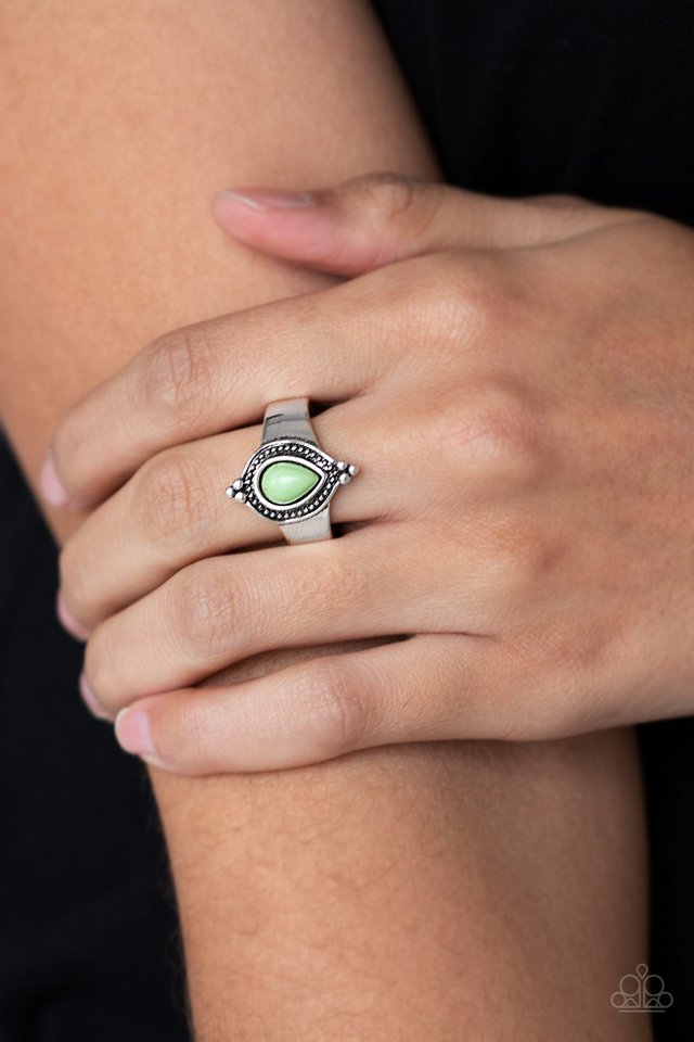 Paparazzi ♥ Mineral Minimalist - Green ♥ Ring