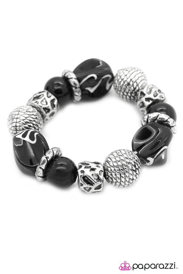 Paparazzi ♥ Divinely Deco - Black ♥ Bracelet