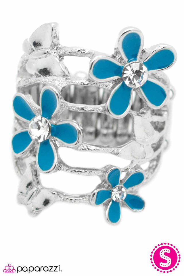 Paparazzi ♥ Exquisitely Effortless - Blue ♥ Ring