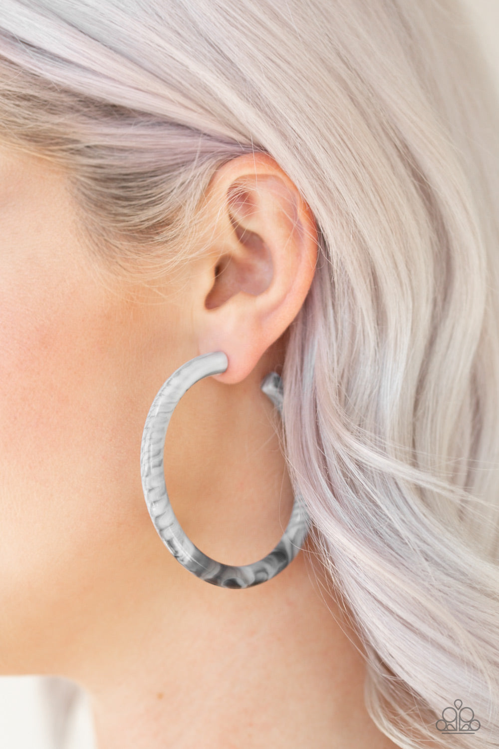 Paparazzi ♥ Miami Minimalist - White ♥  Earrings