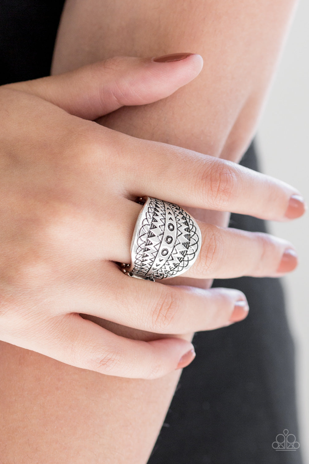 Paparazzi ♥ Tiki Tribe - Silver ♥  Ring