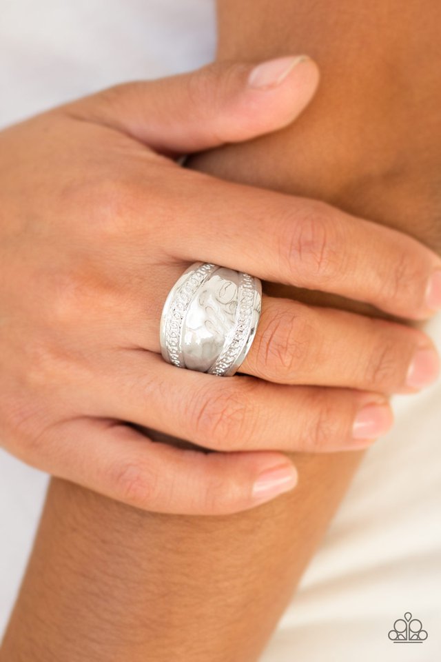 Paparazzi ♥ Sunset Groove - Silver ♥ Ring