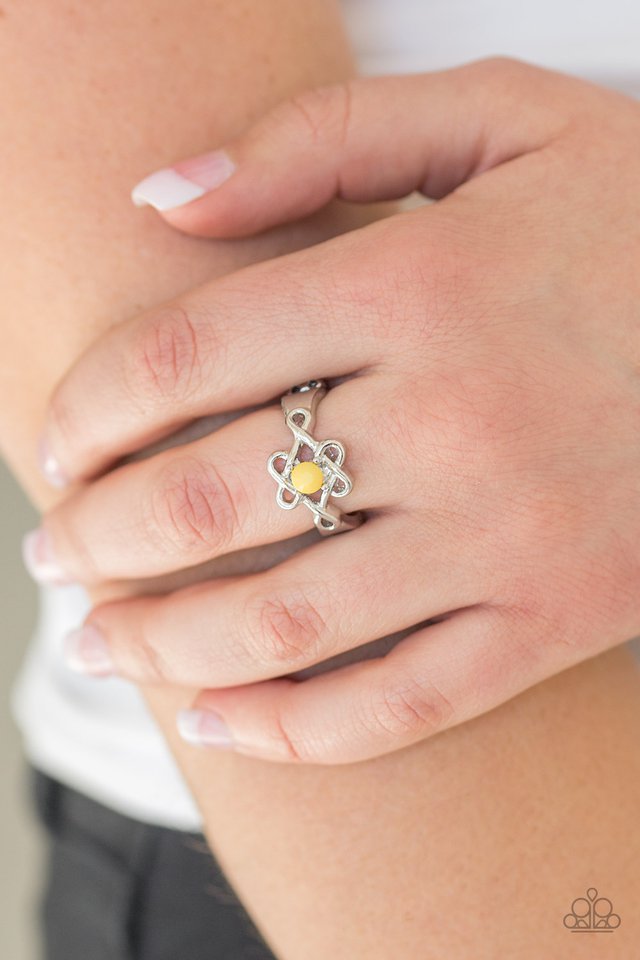 Paparazzi ♥ Vibrant Vibes - Yellow ♥ Ring