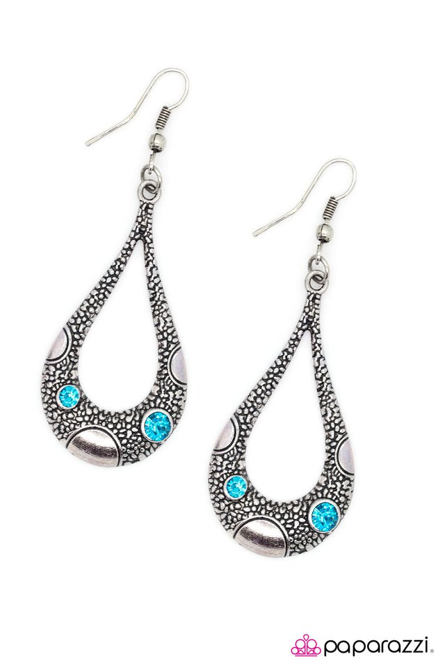 Paparazzi ♥ Crocodile Tears - Blue ♥ Earrings