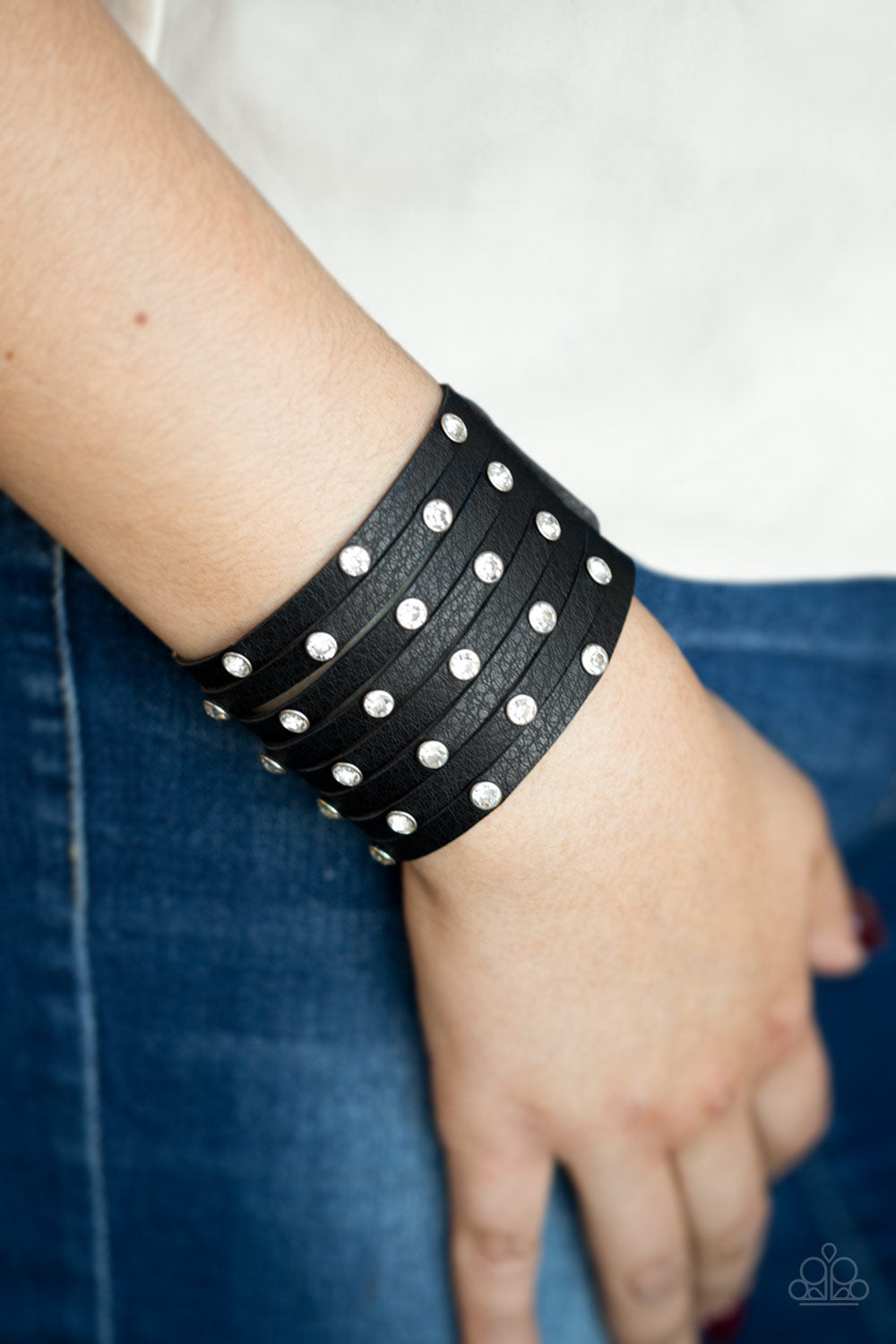 Paparazzi ♥ Sass Squad - Black ♥  Bracelet