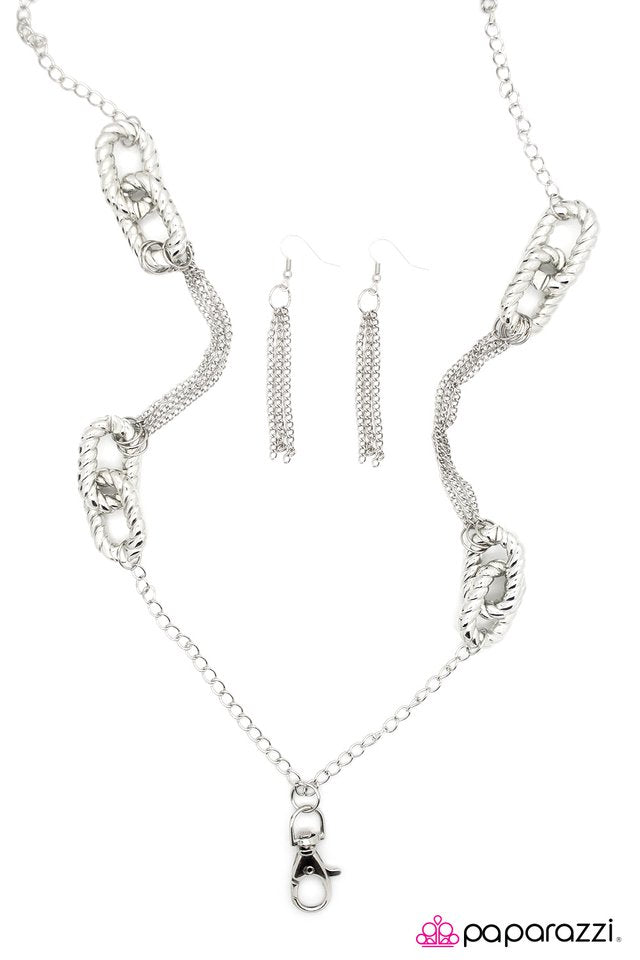 Paparazzi ♥ Work It Out - Silver ♥ Necklace