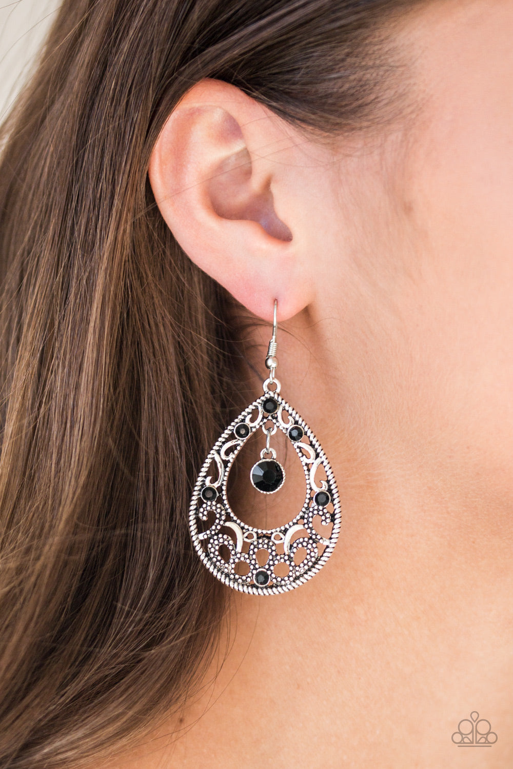 Paparazzi ♥ Gotta Get That Glow - Black ♥  Earrings