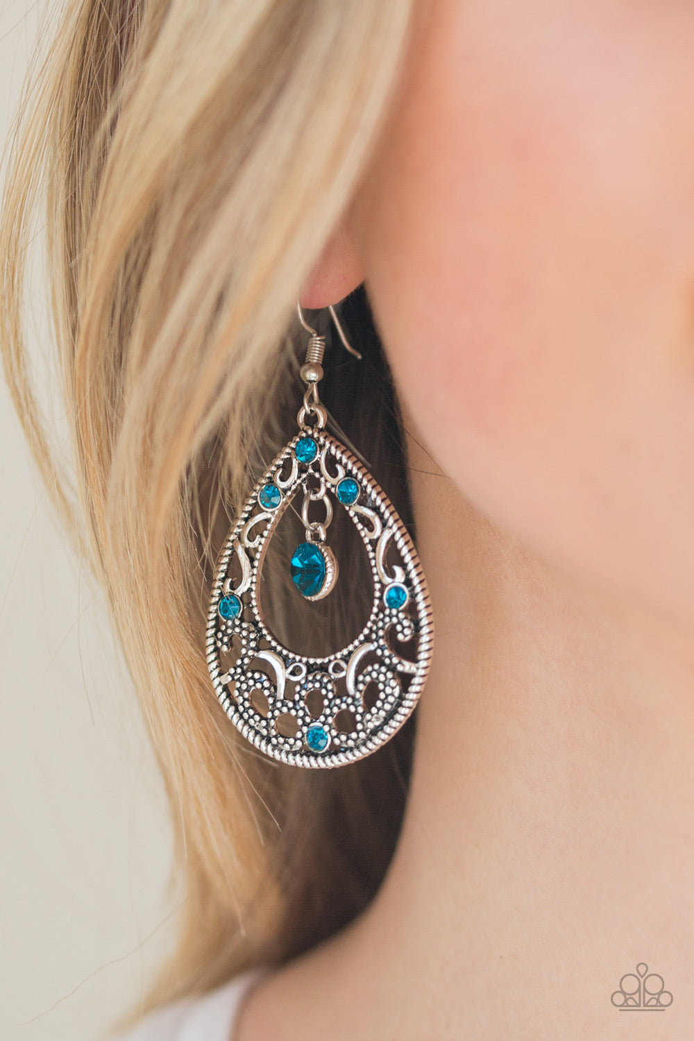 Paparazzi ♥ Gotta Get That Glow - Blue ♥  Earrings