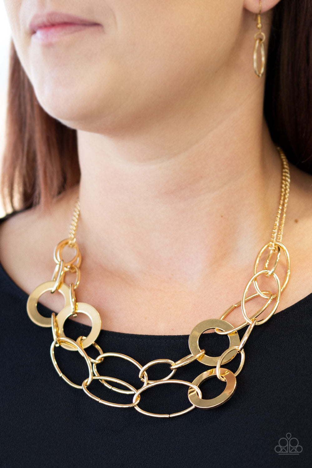 Paparazzi ♥ Metallic Maverick - Gold ♥  Necklace