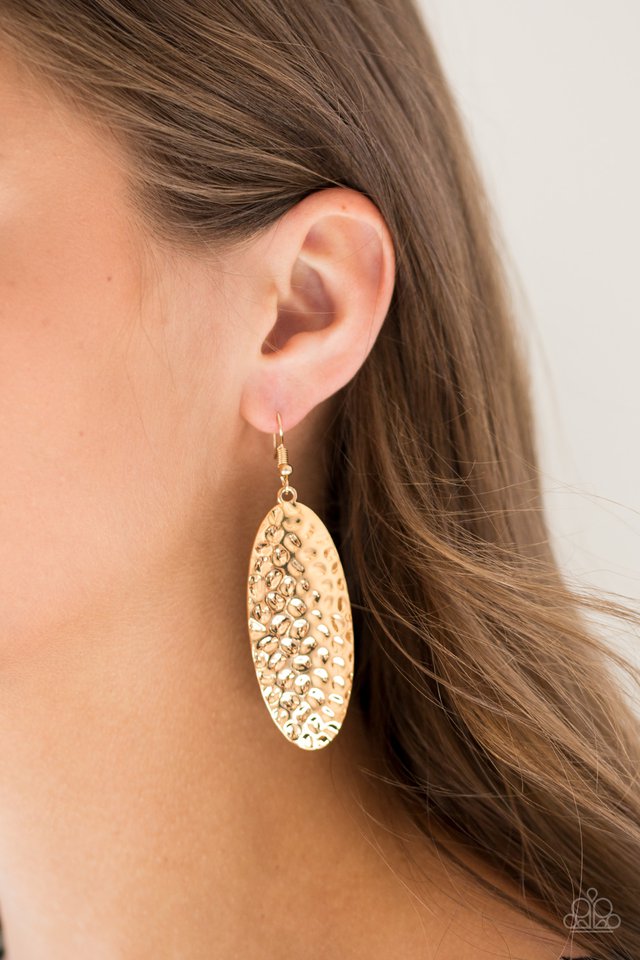 Paparazzi ♥ Radiantly Radiant - Gold ♥ Earrings