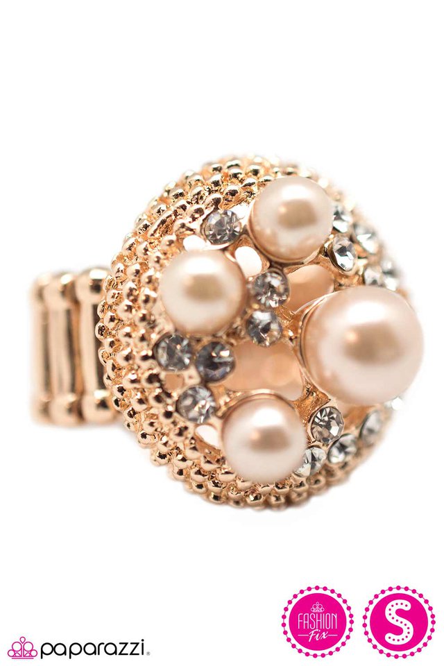 Paparazzi ♥ Fancy That! - Gold ♥ Ring