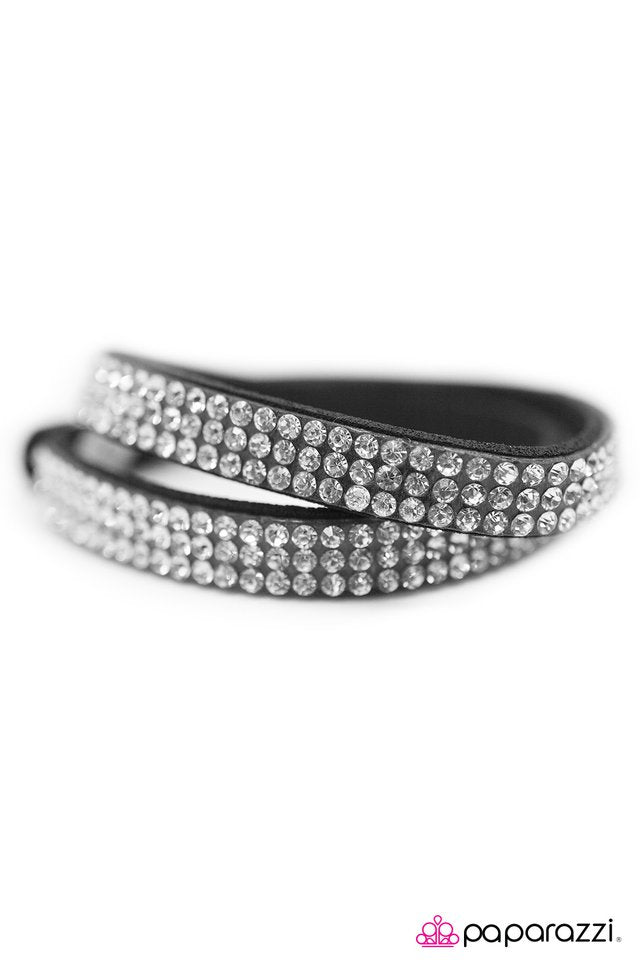 Paparazzi ♥ Glitter In My Veins - Black ♥ Bracelet