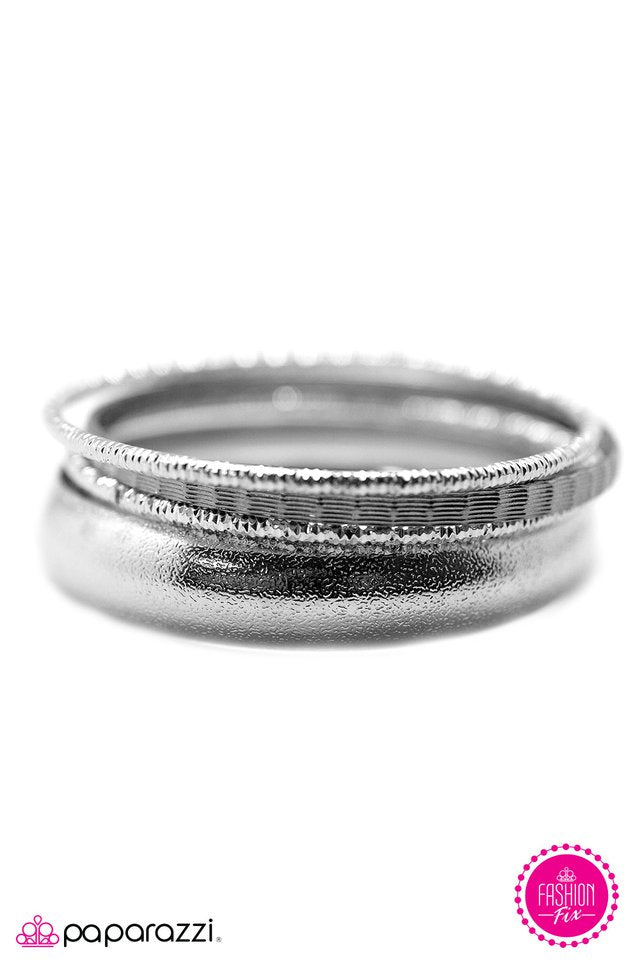 Paparazzi ♥ Sparkle and Fade - Silver ♥ Bracelet