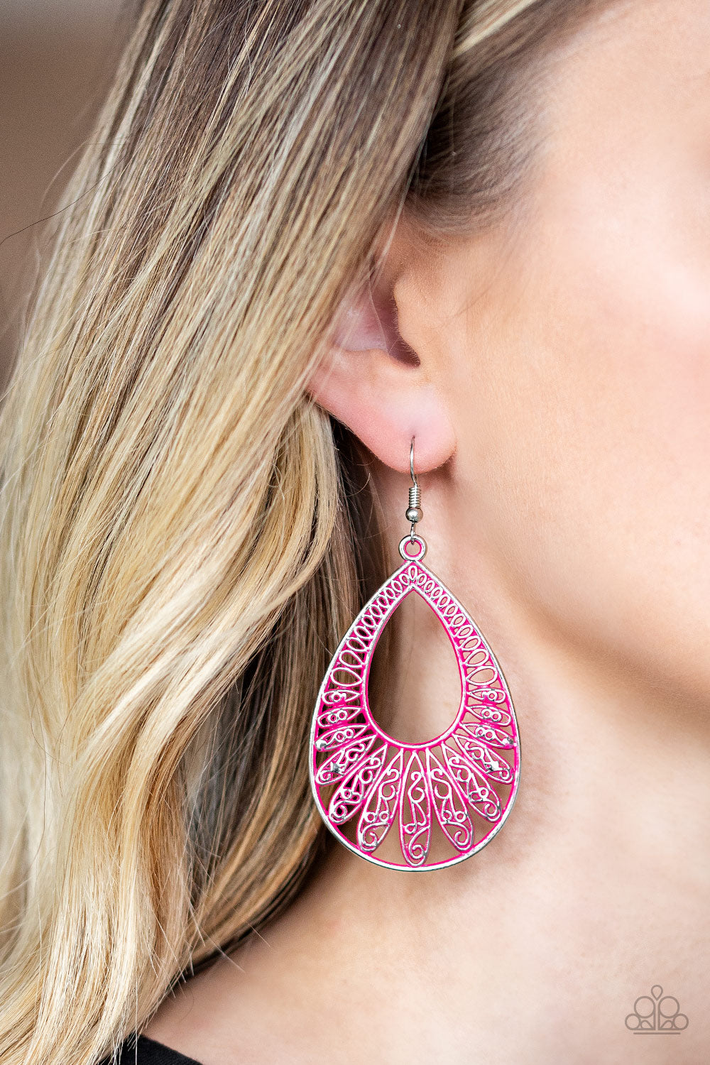 Paparazzi ♥ Flamingo Flamenco - Pink ♥  Earrings