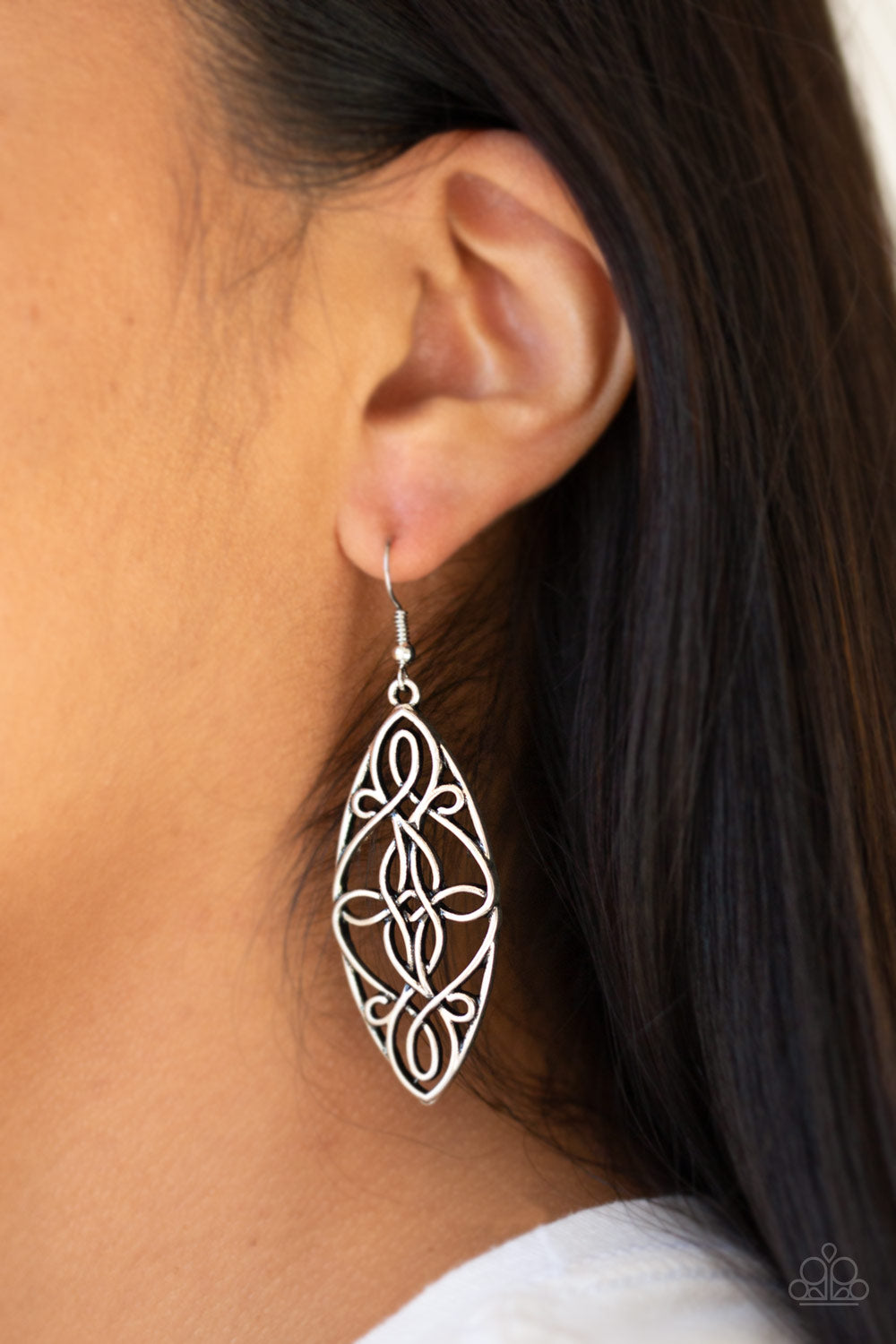 Paparazzi ♥ Tropical Trend - Silver ♥  Earrings