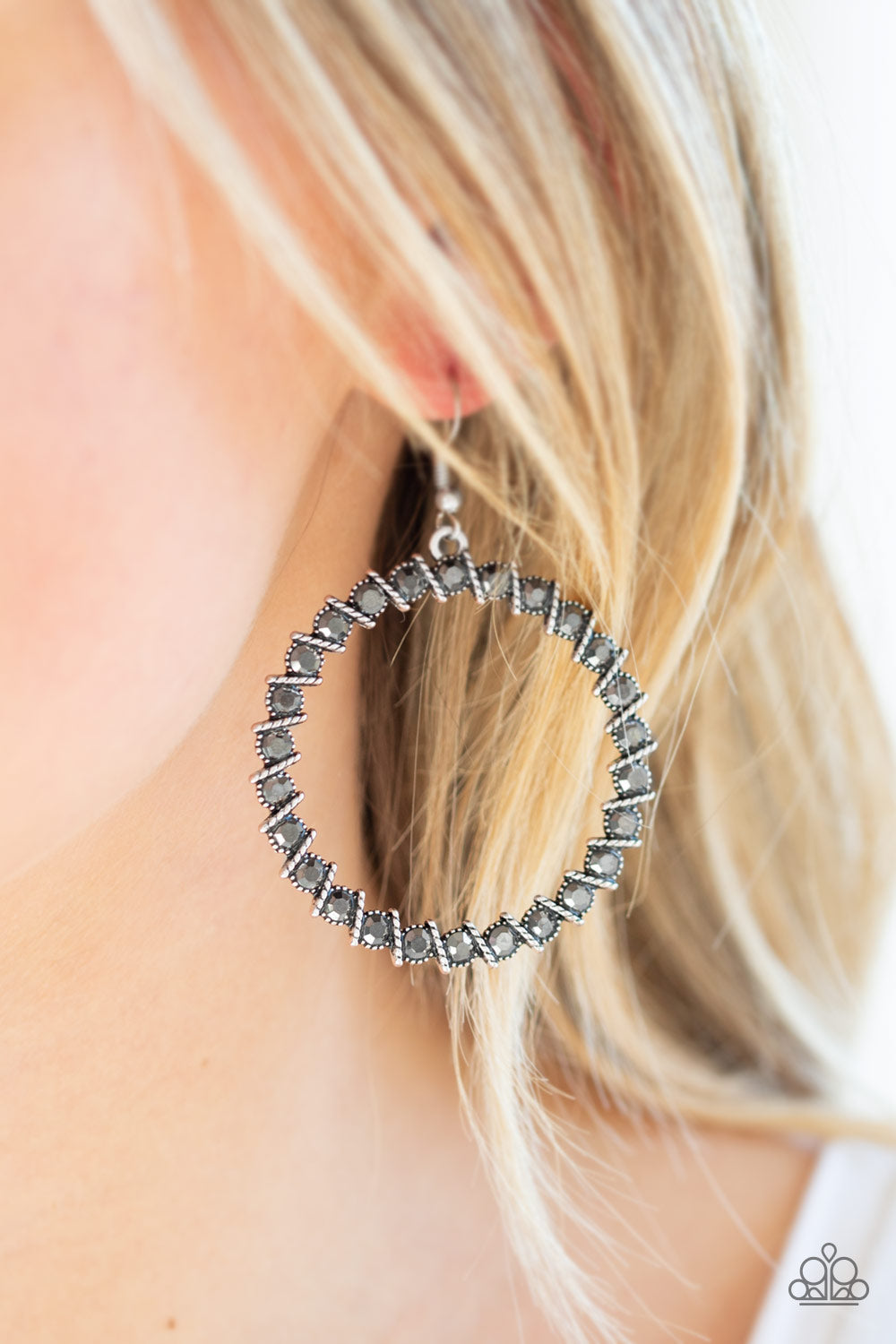 Paparazzi ♥ Enlighten Me - Silver ♥  Earrings