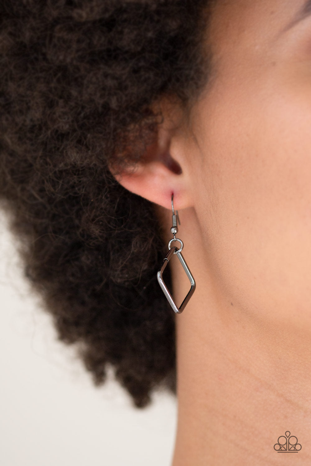 Paparazzi ♥ Backed Into A Corner - Black ♥  Lanyard