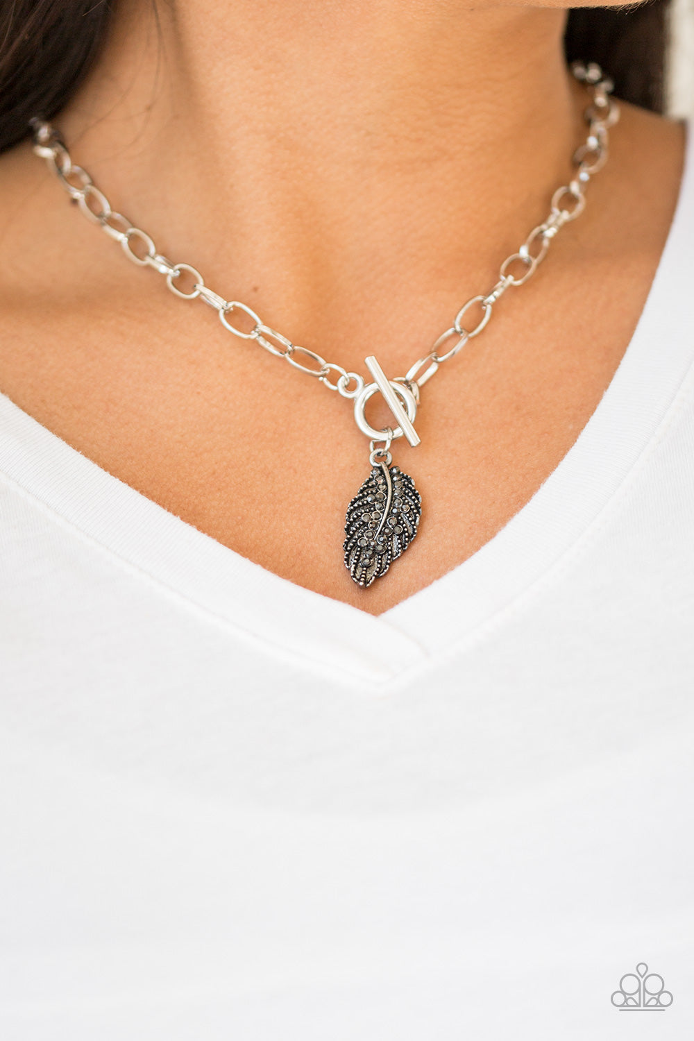 Paparazzi ♥ Pilot Quest - Silver ♥  Necklace