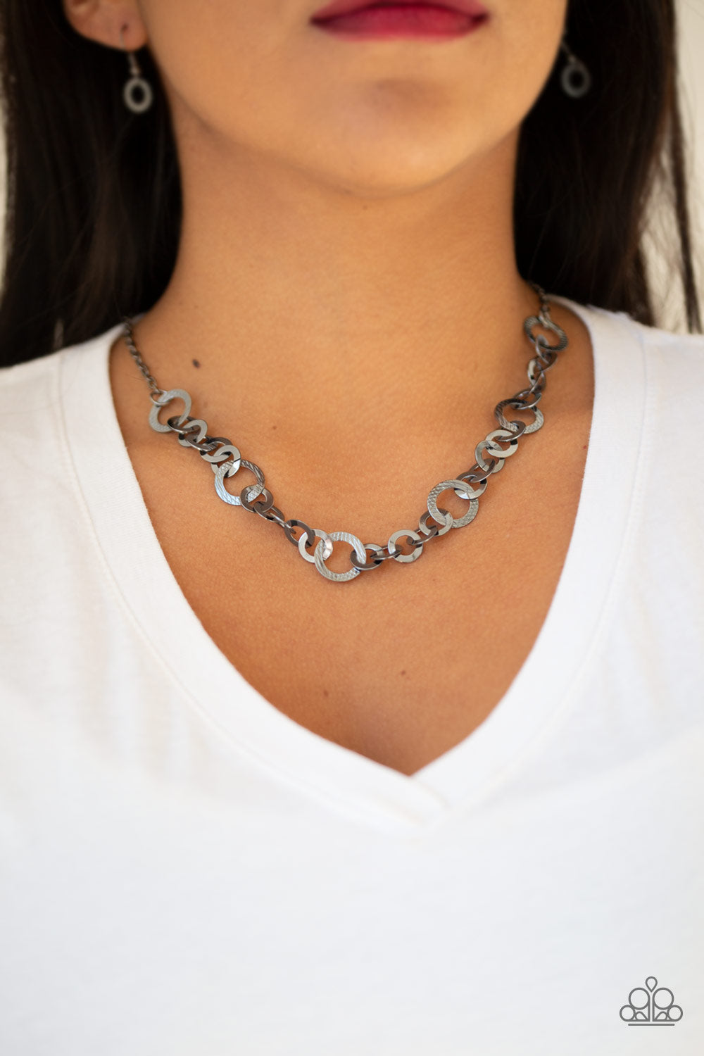 Paparazzi ♥ Move It On Over - Black ♥  Necklace