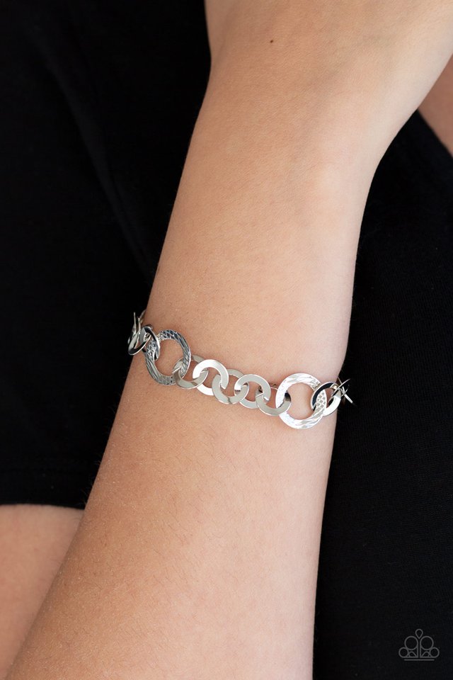 Paparazzi ♥ Modern Movement - Silver ♥ Bracelet