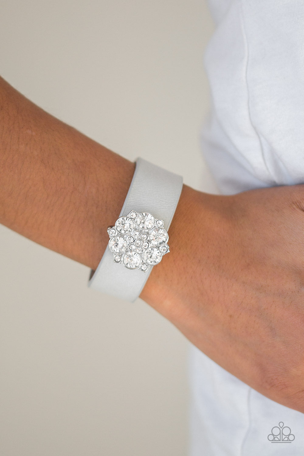 Paparazzi ♥ Show-Stopper - Silver ♥  Bracelet