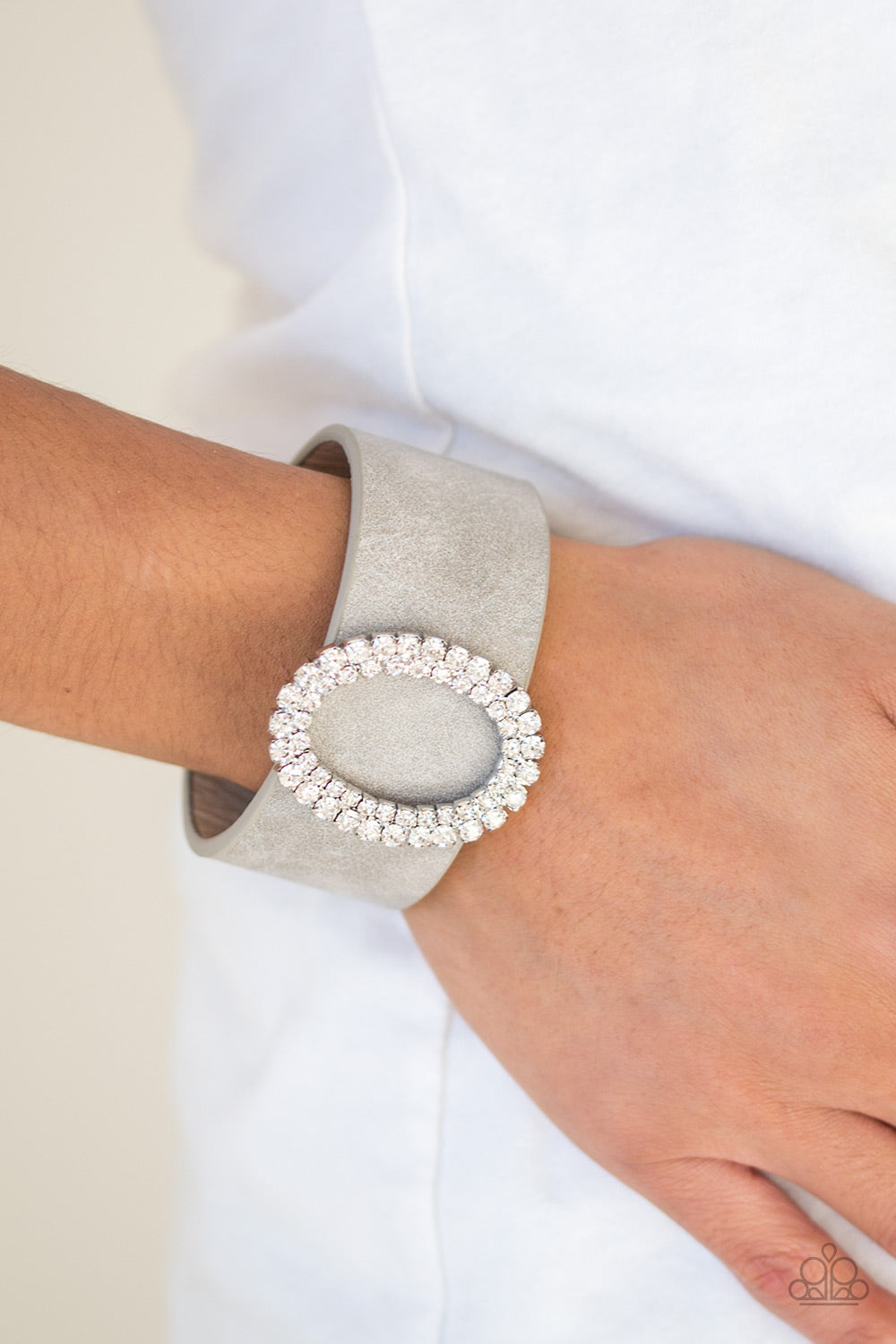 Paparazzi ♥ Center Stage Starlet - Silver ♥  Bracelet