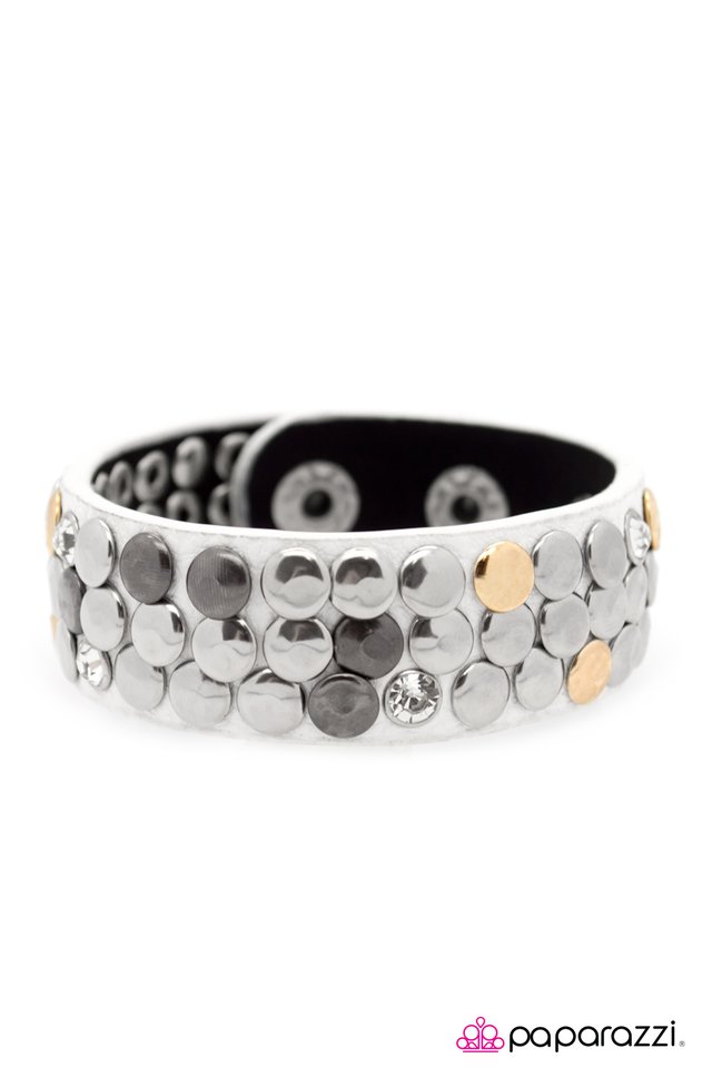 Paparazzi ♥ Dont Step On A Crack... - White ♥ Bracelet