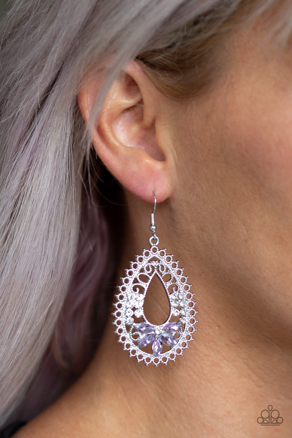 Paparazzi ♥ Instant REFLECT - Purple ♥  Earrings