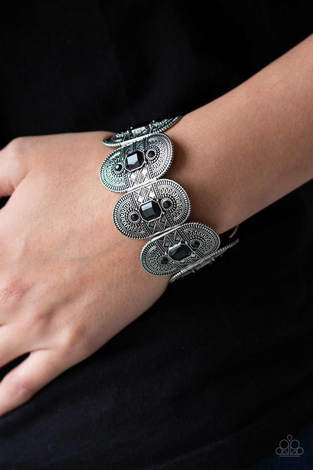 Paparazzi ♥ Turn Up The TROPICAL Heat - Black ♥  Bracelet