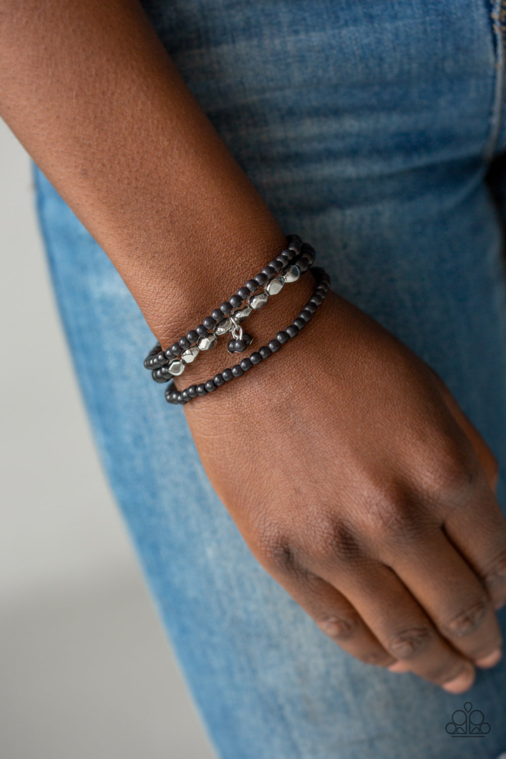 Paparazzi ♥ Tour de Tranquility - Black ♥  Bracelet