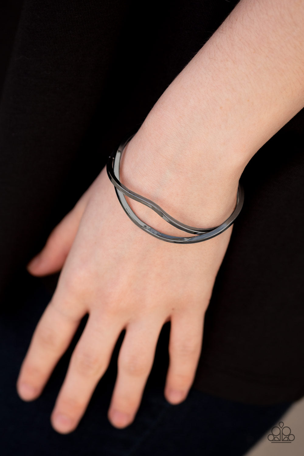 Paparazzi ♥ Tropicana Temptress - Black ♥  Bracelet