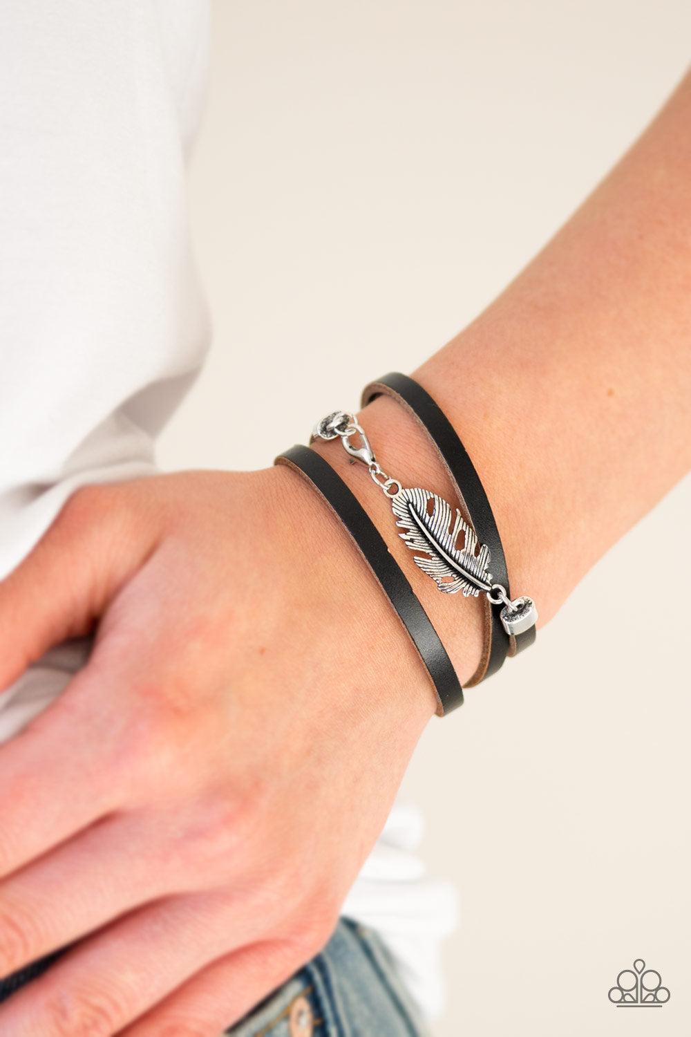 Paparazzi ♥ High Spirits - Black ♥  Bracelet