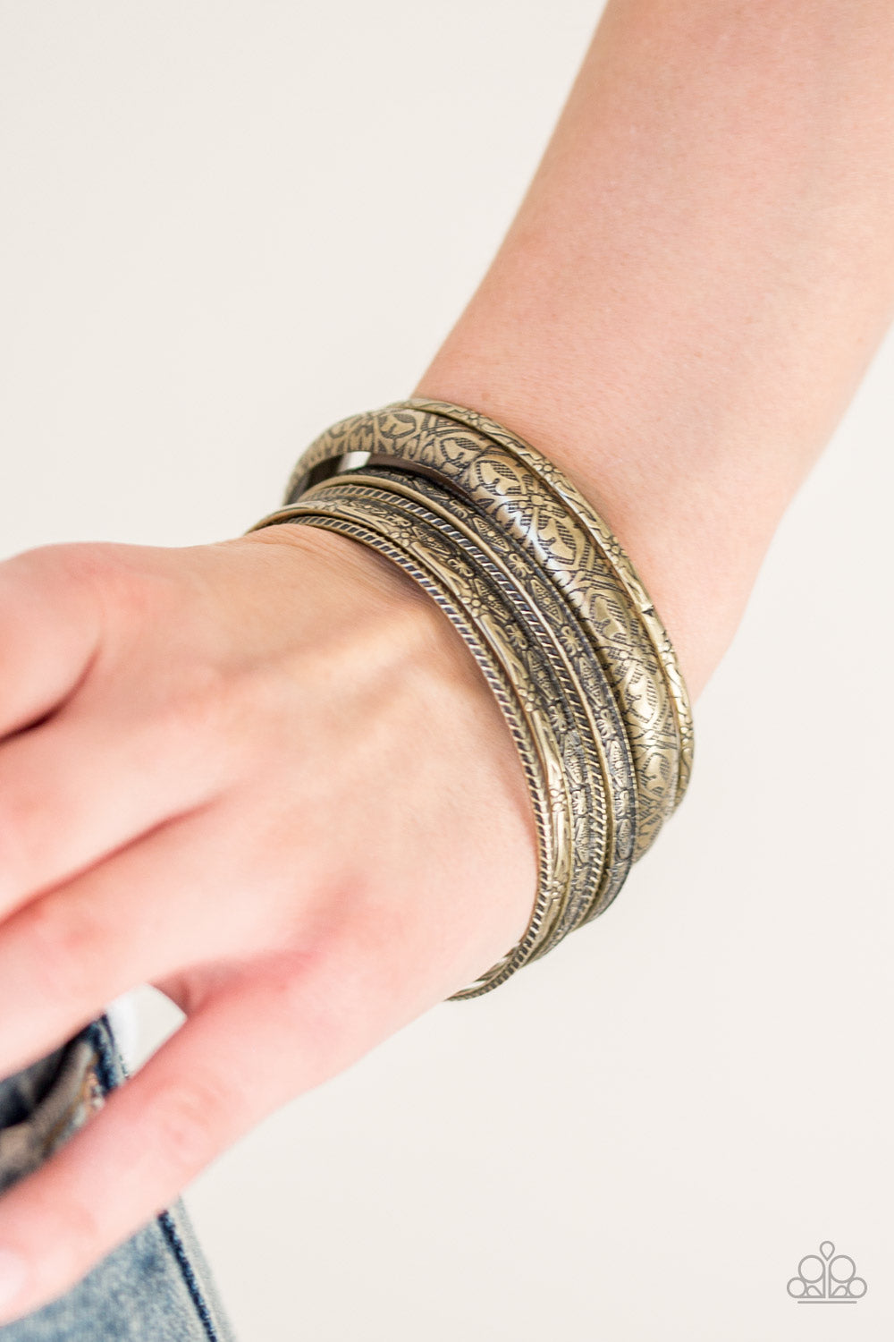 Paparazzi ♥ Hidden Groves - Brass ♥  Bracelet