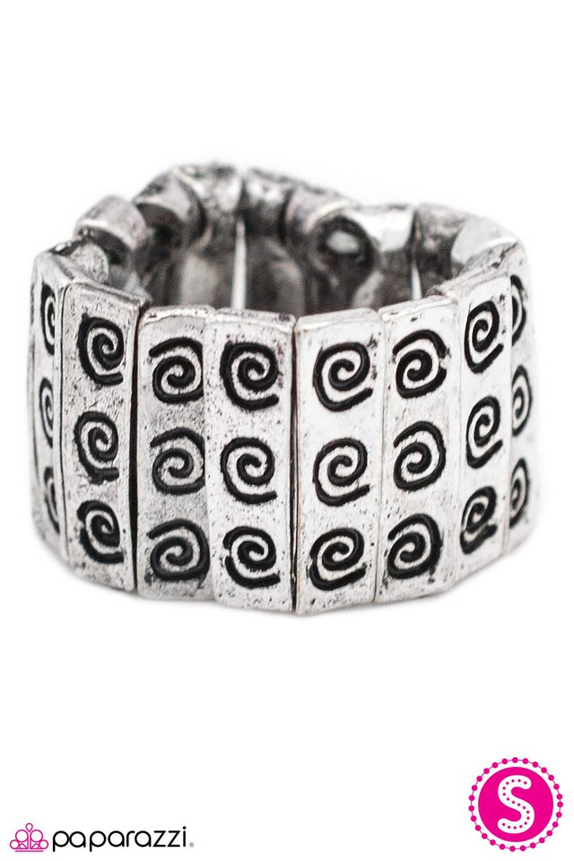 Paparazzi ♥ Under the Impression - Silver ♥ Ring