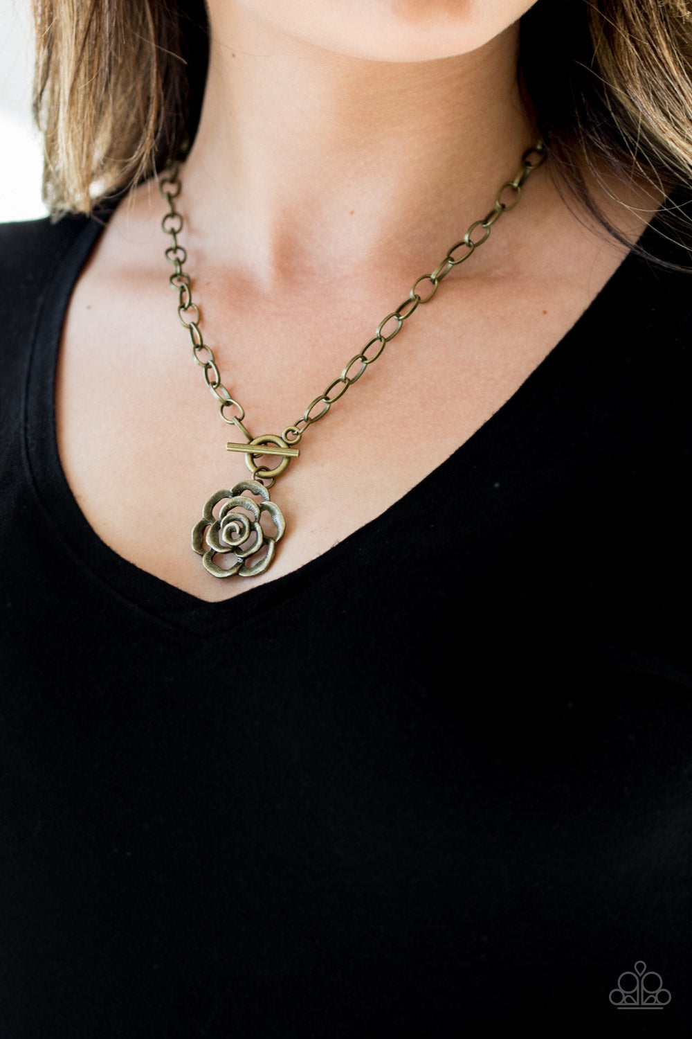 Paparazzi ♥ Beautifully In Bloom - Brass ♥  Necklace