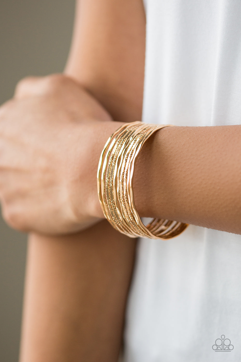 Paparazzi ♥ Sleek Shimmer - Gold ♥  Bracelet